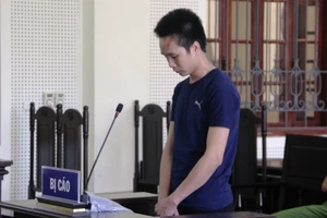 Ôm 300 triệu đi máy bay để mua ma túy 