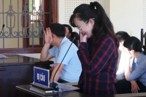 Bạn trai phủ nhận vay 12 tỉ của hotgirl ngân hàng