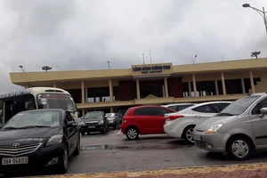 Bão Sơn Tinh làm nhiều chuyến bay tạm hoãn