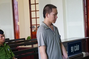 Kẻ mang ma túy rút dao chống biên phòng lãnh án tù chung thân 