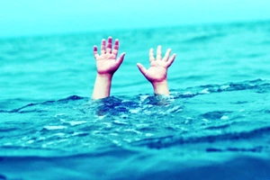 3 học sinh đuối nước thương tâm khi đi cắt cỏ về