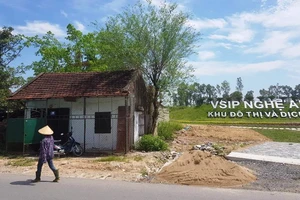 Hoãn phiên xử vụ kiện hành chính chủ tịch tỉnh Nghệ An 