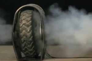 Tử vong do bơm vỏ xe ô tô quá… căng