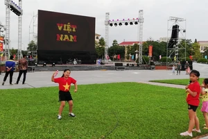 Nghệ An lắp màn hình 70 m2 xem trận Việt Nam-Syria