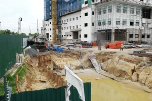 Vụ cắt đường xây bệnh viện cổ phần: Kiến nghị mở lại đường 