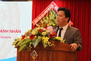 Chủ tịch tỉnh 42 tuổi đối thoại doanh nghiệp, doanh nhân