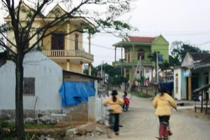 Lại nổ ở ngoài khơi Hà Tĩnh, nhà cửa trong bờ rung lắc