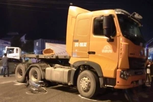 Xe tải tông xe máy chở ba, 3 người tử vong