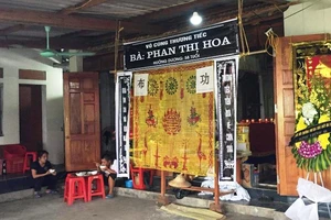 Nghi uống lá cây 'lạ' khiến vợ tử vong, chồng nguy kịch