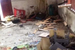 Đi 400 km để ném mìn vào nhà cô gái