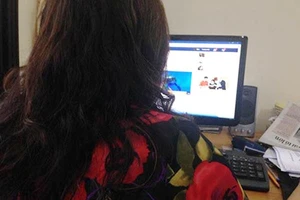 7 phụ nữ bị trai lạ ngoại quốc lừa qua Facebook hơn 5 tỉ đồng 