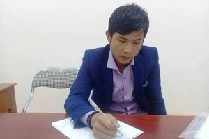 Hoãn xử kẻ tự nhận người công ty hàng không bị dân bắt trói 