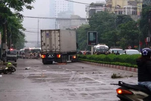 Xe container chạy ngược chiều tông 2 xe máy, 1 người tử vong