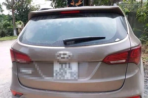 Một giám đốc bị đâm trên xe hơi nghi do ghen tuông 