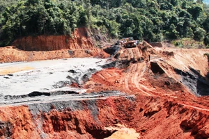 Sụp vào hố bùn thải mỏ quặng, 1 phụ nữ tử vong