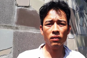 Cô gái 21 tuổi bị ép xe làm nhục giữa đường