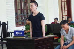 Đi hỏi chuyện sao đánh nhau rồi đâm chết người