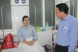 Diễn biến mới vụ bóp cổ, đánh nữ điều dưỡng viên