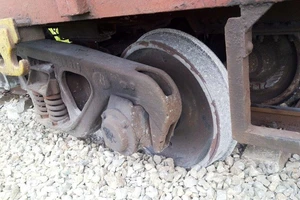 Tàu hàng trật bánh, đường sắt Bắc-Nam tê liệt nhiều giờ