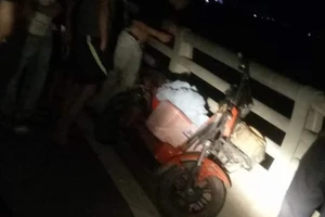 Mất xe tay ga, một phụ nữ gieo mình xuống sông Lam