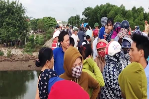 Tìm thấy thi thể học sinh trên đường đến trường nhảy cầu tự tử