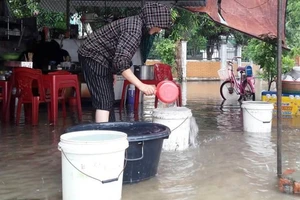 Cho bơm nước sông, bệnh viện vẫn thiếu nước phục vụ chạy thận
