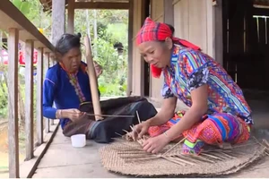 Vẫn còn 6 người dân tộc Chứt mắc kẹt bởi mưa lũ