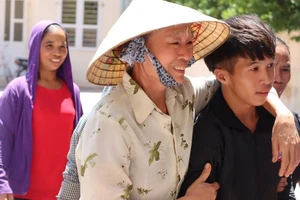 Em gái 'sốc' rồi tử vong khi nghe tin anh trai mất trên biển