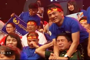 Video clip: Xúc động chàng trai Nghệ An vô địch Olympia 