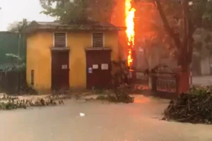 Sét đánh tử vong người đàn ông từ Mỹ về Nghệ An thăm vợ con