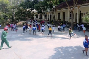 Thầy giáo nghiện heroin xin từ chức hiệu phó và đi cai nghiện 