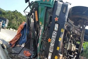 Lại xảy ra lật xe ở 'điểm đen' khiến tài xế tử vong