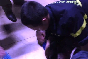 Khởi tố người châm lửa đốt bệnh viện, khống chế nữ điều dưỡng