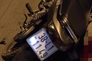 2 xe máy tông nhau, 5 người thương vong 