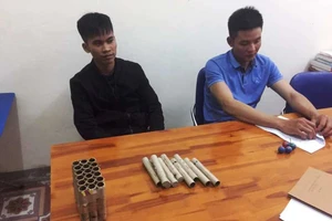 Công an bắt quả tang hơn 100 người đốt pháo