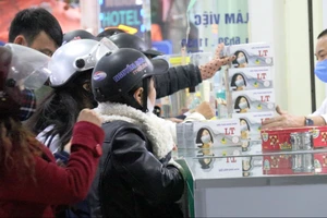 Người đàn ông tử vong sau khi từ Trung Quốc trở về do... rượu