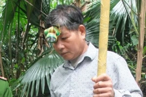 Bắt kẻ đi uống rượu về đánh chết người rồi khai... bị trộm chè