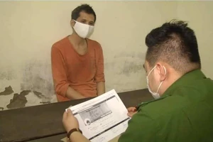 Tạm giữ hình sự người đăng tin sai về COVID-19