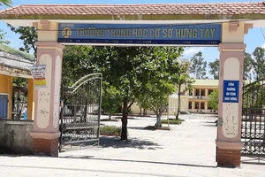 Sự thật học sinh 13 tuổi phải viết giấy nợ với trường 