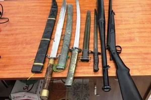 Khởi tố người đàn ông 'ảo giác” ghen tuông, bắt giữ người khác