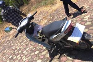 1 người chết trong tư thế treo cổ, ghi số điện thoại 'nhờ gọi'