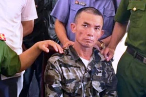 Cảnh sát phục bắt ô tô chở 1kg heroin,10.000 viên ma túy 