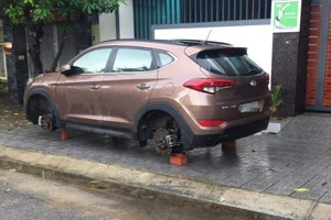 Lái ô tô 7 chỗ đi trộm hàng loạt bánh xe hơi