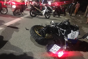 Mô tô phân khối lớn tông xe máy, 3 người thương vong