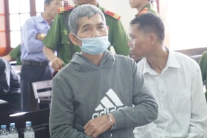 Ông già 70 hiếp dâm 2 bé gái 8 tuổi bị phạt 18 năm tù 