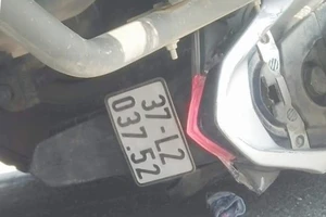 Nghệ An: Người phụ nữ đi xe máy tử vong dưới gầm xe tải