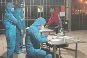 Xét nghiệm 9 người vượt biên từ Lào về quê… ăn Tết 