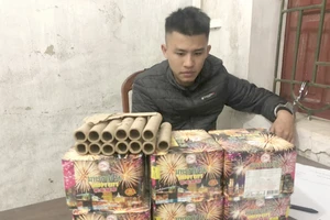 Khởi tố thanh niên đi bán pháo và đốt pháo ở Hà Tĩnh