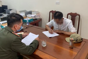 Phạt 3 người đốt pháo ngày Tết bị camera ghi lại