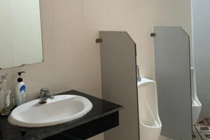 Huyện giải thích việc xin 1 tỉ đồng sửa chữa nhà vệ sinh 